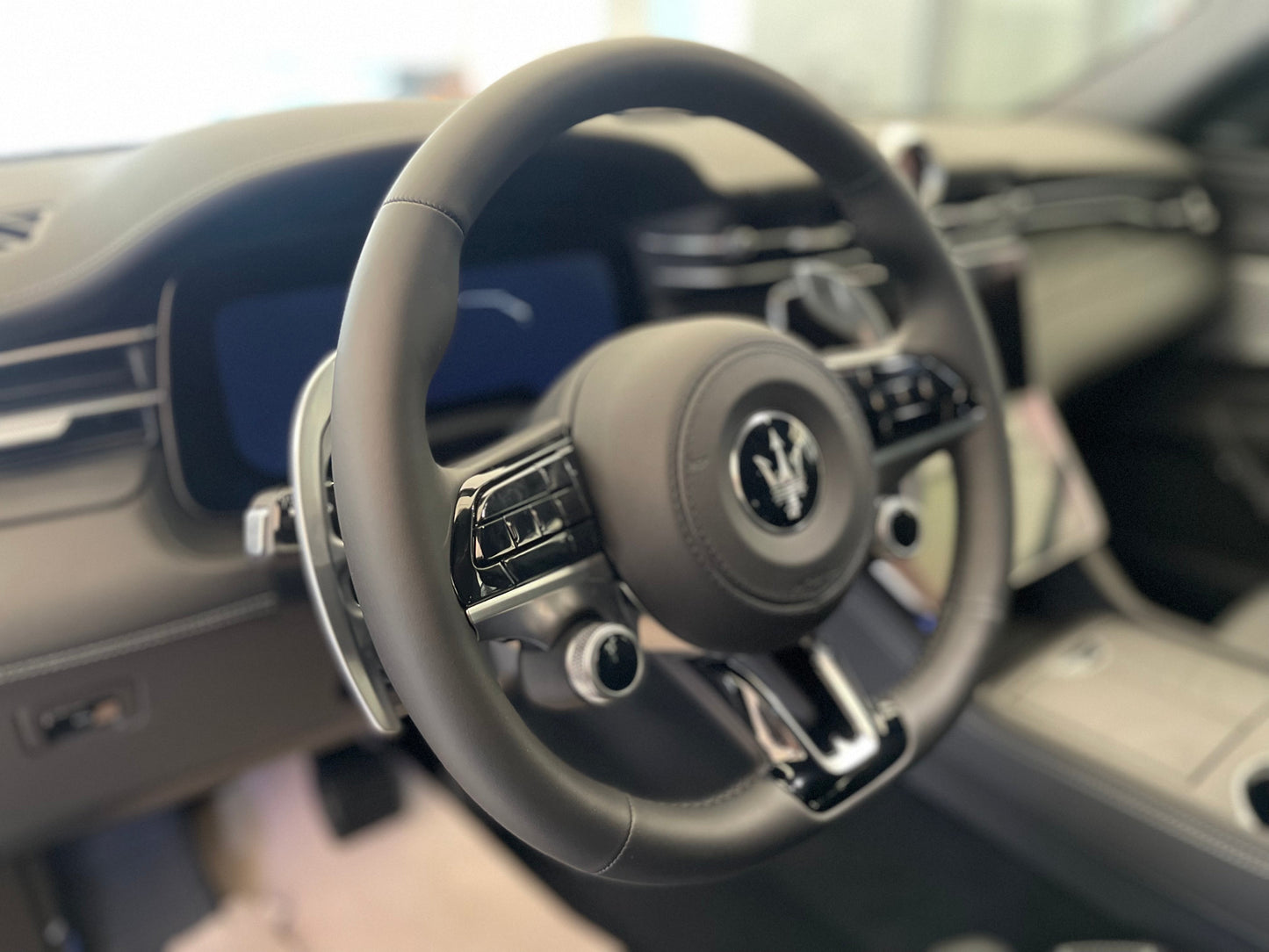 Maserati GRECALE 2.0cc 300cv MHEV GT Q4 Auto My 2023 - FW/AV