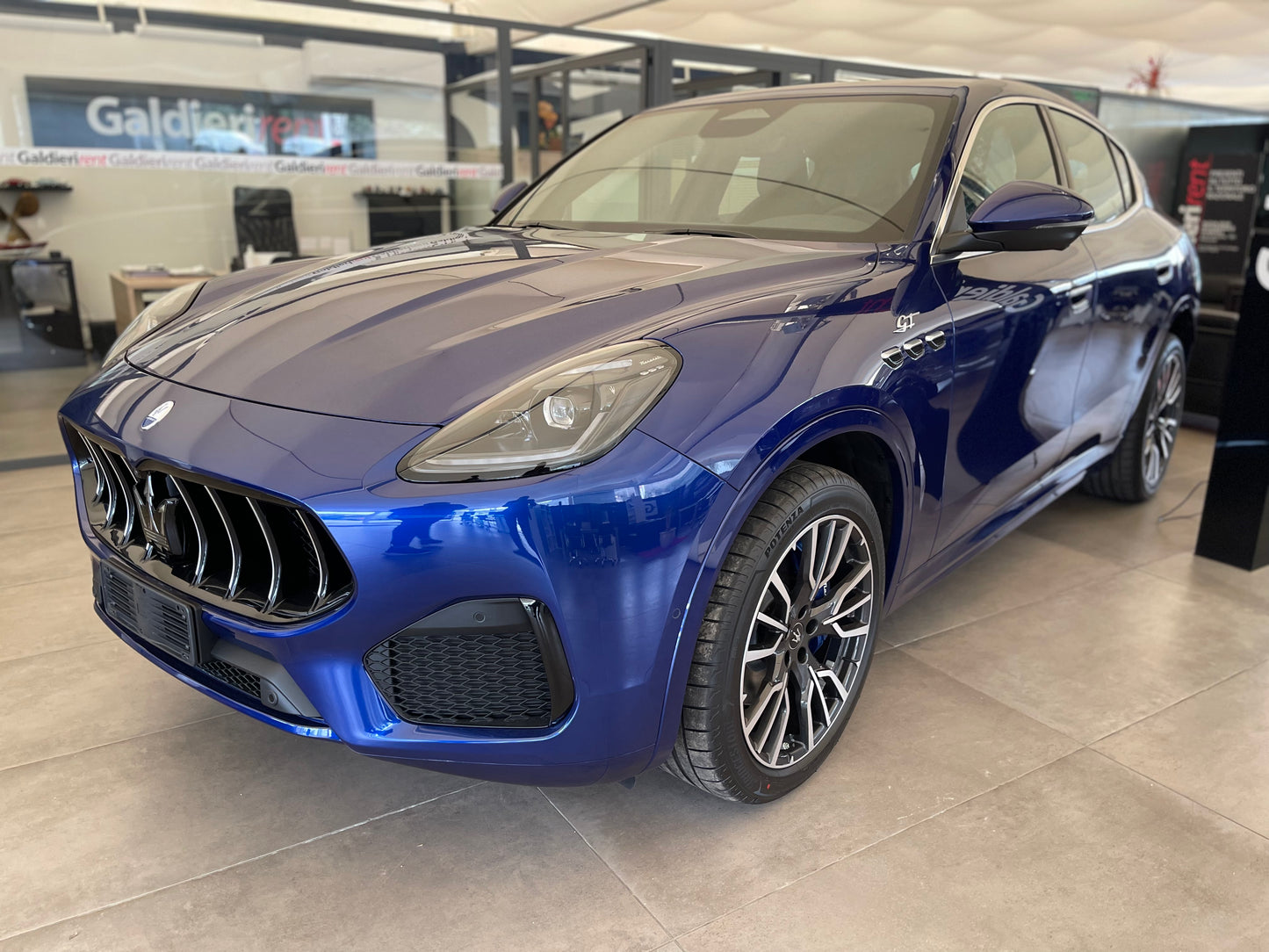 Maserati GRECALE 2.0cc 250cv MHEV GT Q4 Auto My 2023 - FW/AV